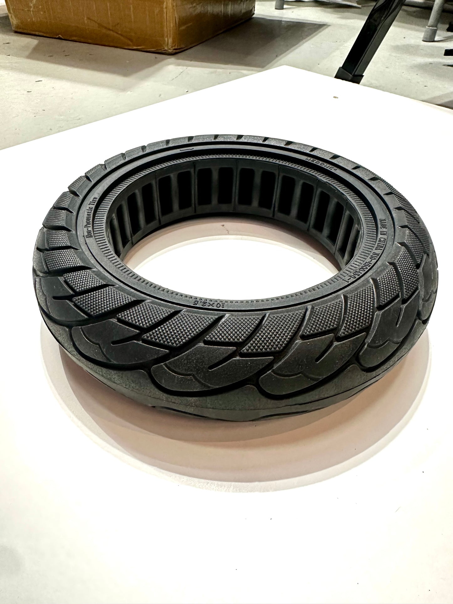
                  
                    10" täyskumi rengas
                  
                