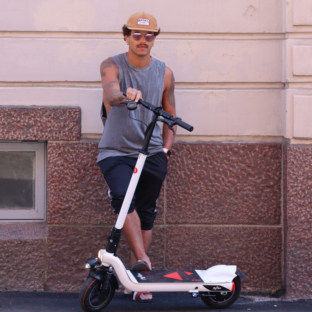 Pete_parkkonen_sahkopotkulauta_meeko_electric_scooters